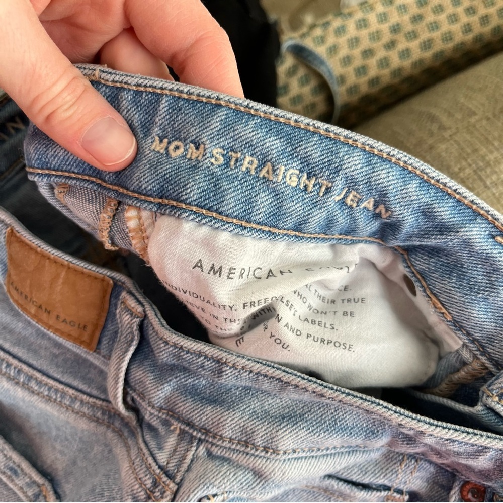 American Eagle Jeans Women's 8 AE Stretch Ripped Mom Straight Leg Jean - Picture 8 of 9